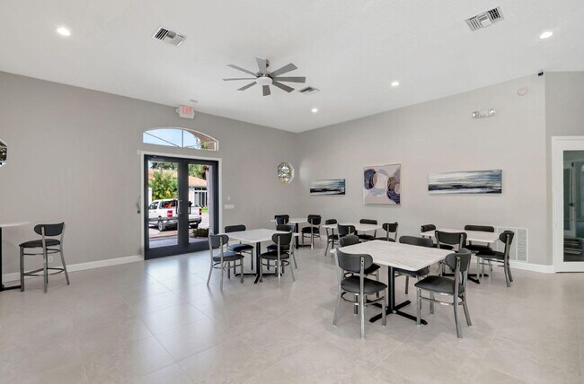 Building Photo - 5063 Ventura Dr