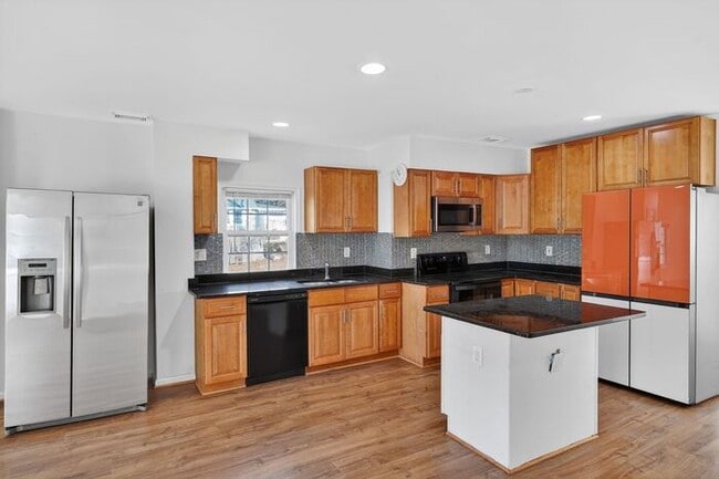 Building Photo - 7920 Temple Hill Rd