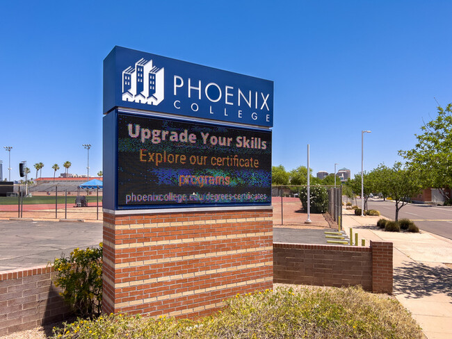 Building Photo - 4 Bed/2Bath Home at 39th Ave/Camelback! Re...