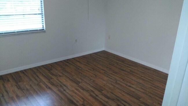 Building Photo - 3516 Whitehall Dr