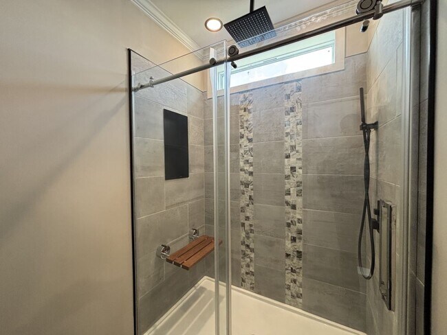 Building Photo - 6909 41st Ave N