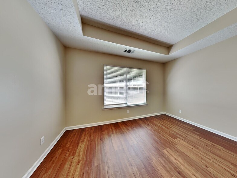 Building Photo - 131 Junco Way