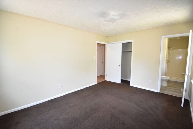 Building Photo - 3200 Teakwood Ct