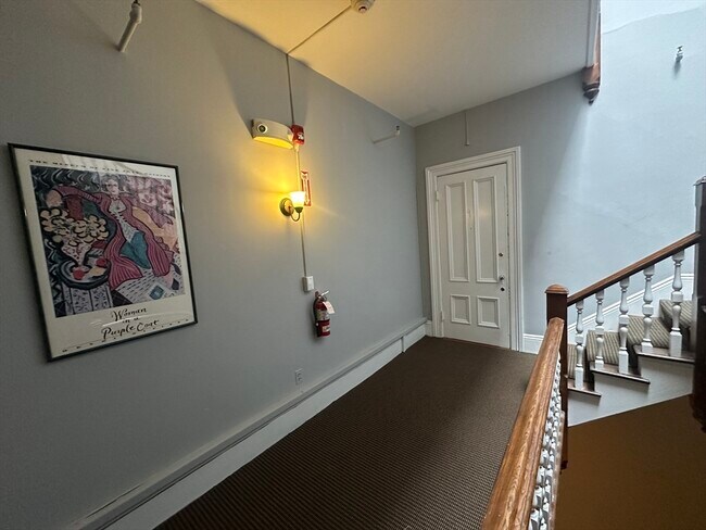Building Photo - 167 Beacon St