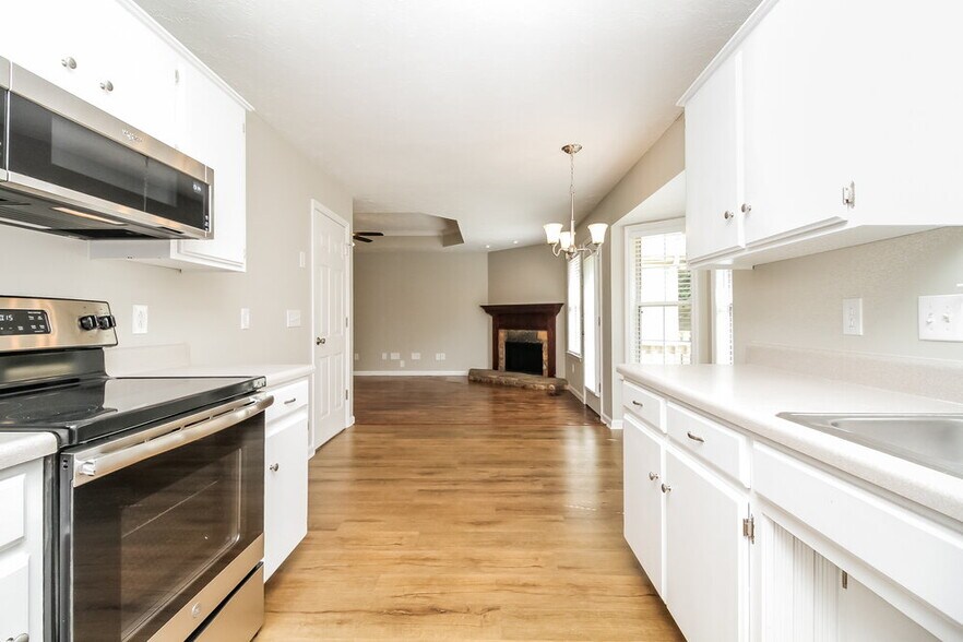 Building Photo - 610 Angel Way Ct