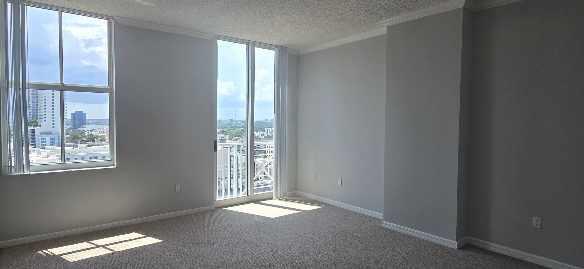 Building Photo - 255 Evernia St