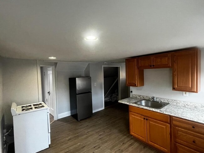 Building Photo - 58 Main Ave