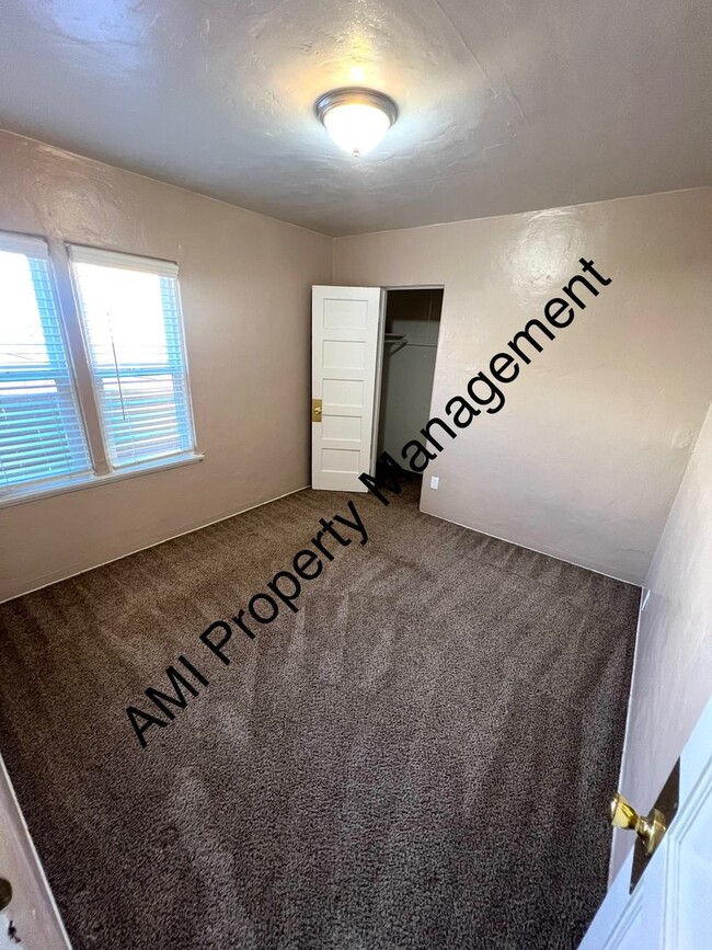 Building Photo - Cottage with Garage and $500 off First Mon...