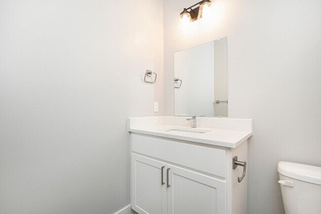 Building Photo - Two Bedroom | Two Bath in Ada, MI