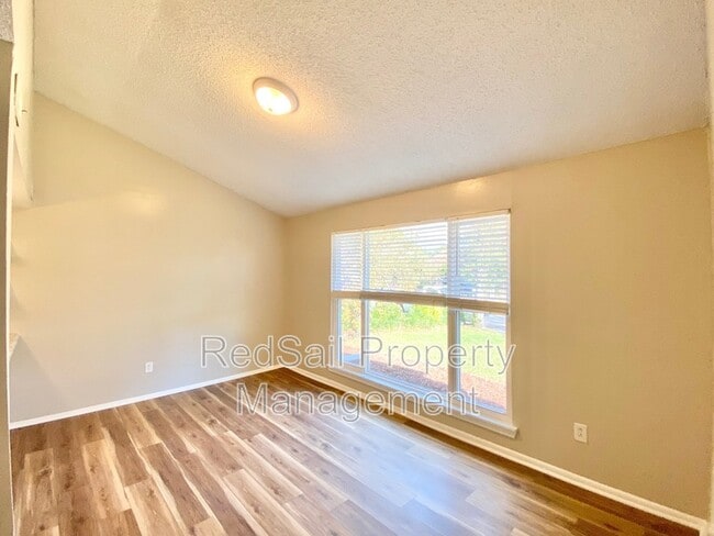 Building Photo - 3833 Foxglove Ct