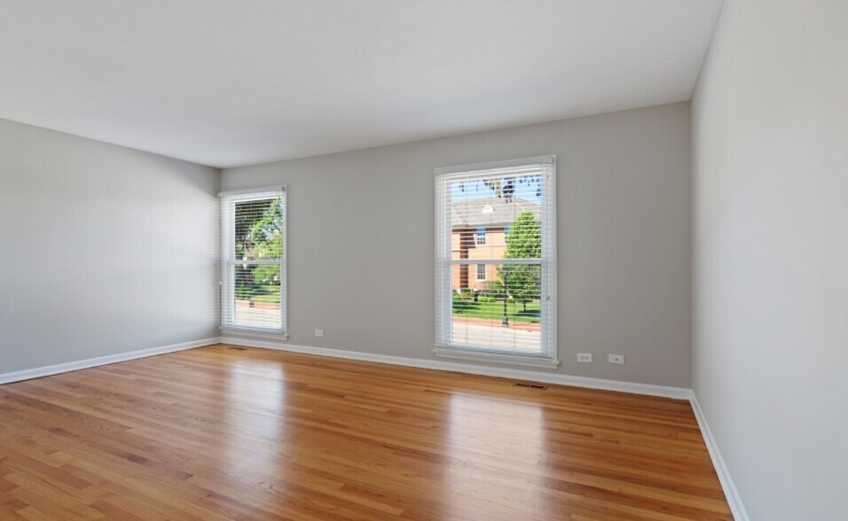 Primary Bedroom - 901 Waukegan Rd