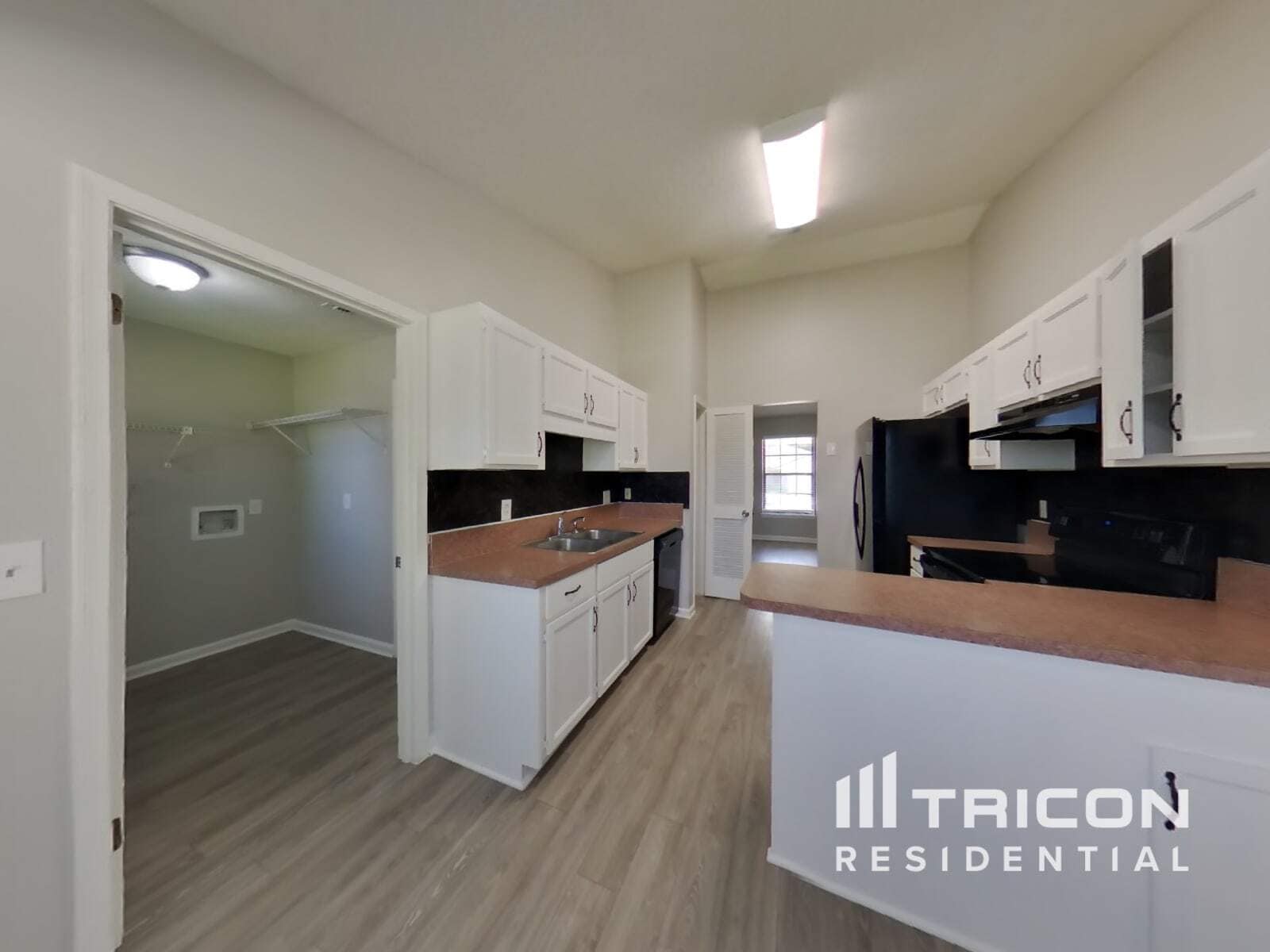 Building Photo - 955 Chalmet Ln