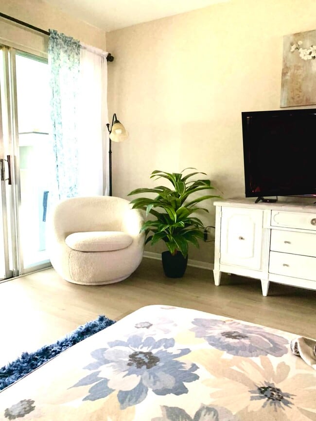 Building Photo - 2929 SE Ocean Blvd