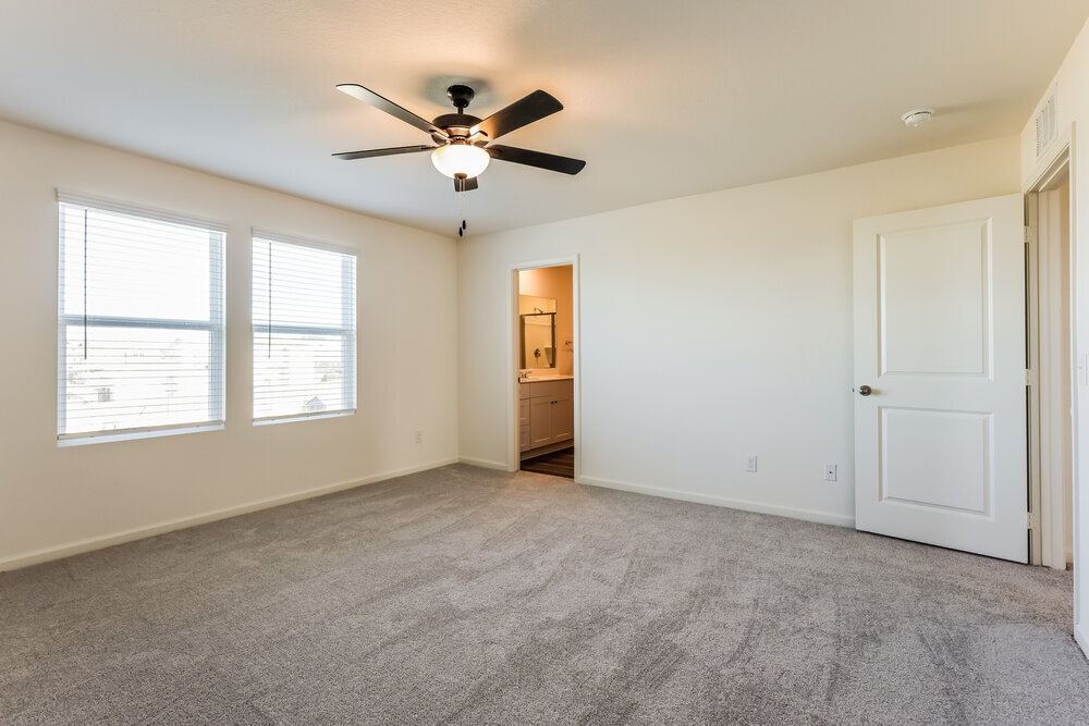 Building Photo - 5717 Texas Palm Dr