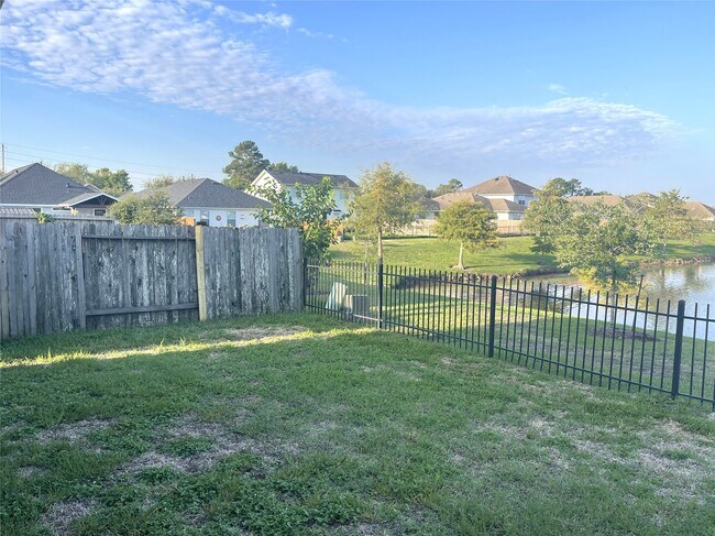 Building Photo - 21527 Falvel Misty Dr