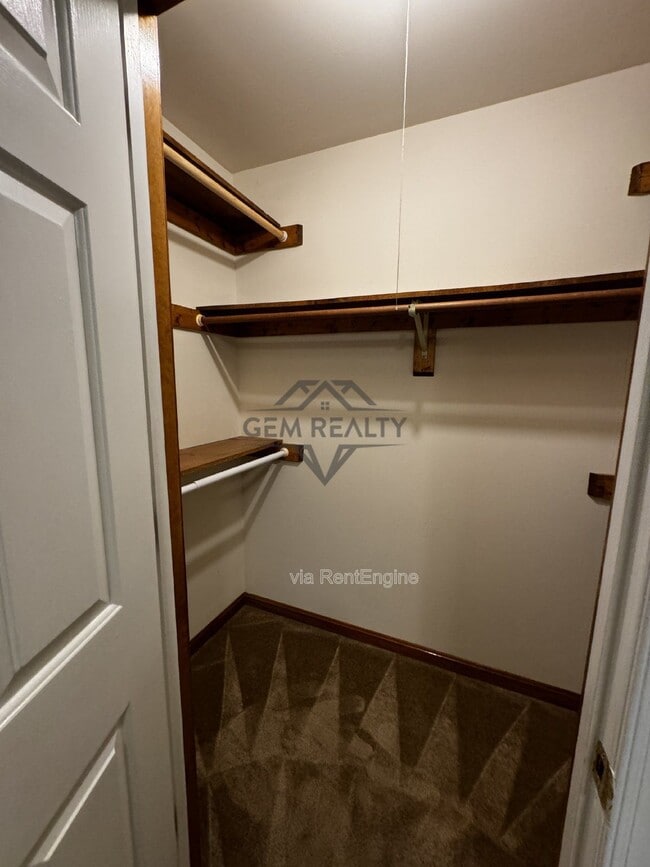 Building Photo - 5088 Blarney St