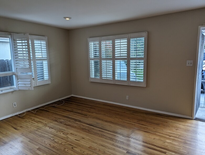 Building Photo - 16045 Leadwell St