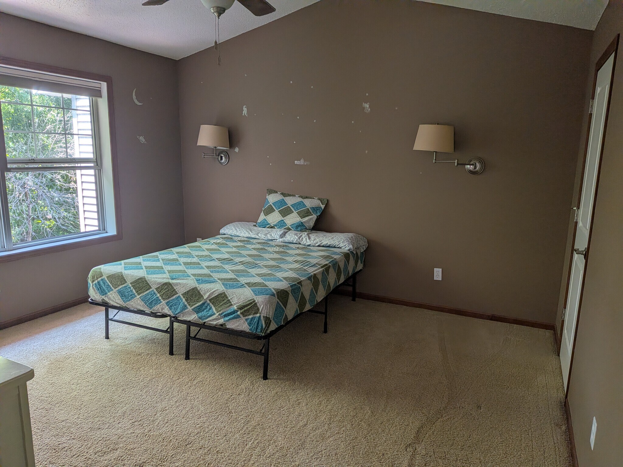 Building Photo - 5021 Dunkirk Pl N