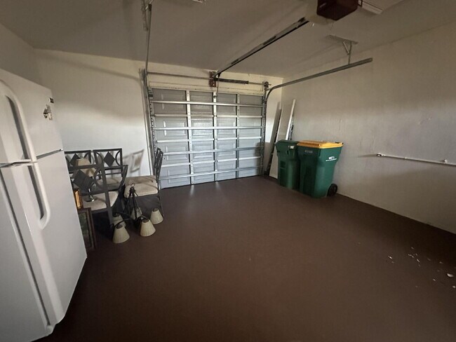 Building Photo - Charming 2-Bed, 2-Bath Retreat in Port Charlotte!