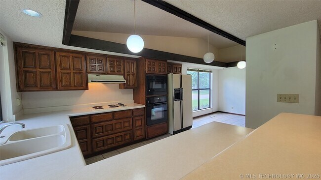 Building Photo - 4027 E 82nd Pl