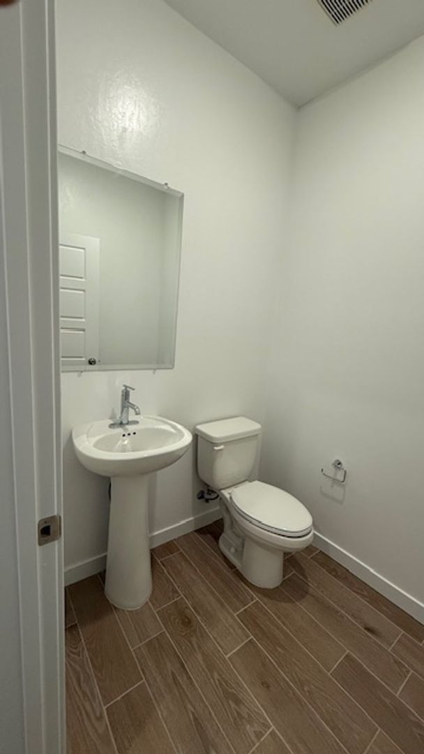 Building Photo - 12505 Camino Glorieta, Bakersfield, CA 93311