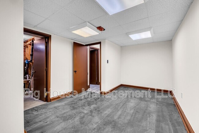 Building Photo - 1155 Old Linden Rd