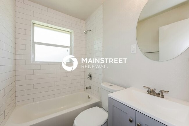 Building Photo - 3 Bedroom Pet-Friendly Home in Farmers Branch, TX with Main Street Renewal