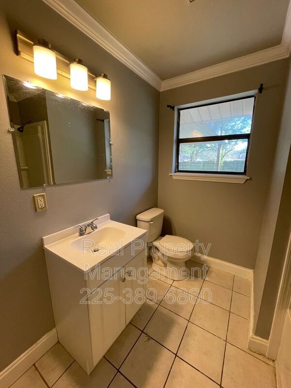 Building Photo - 2351 Sweetleaf St