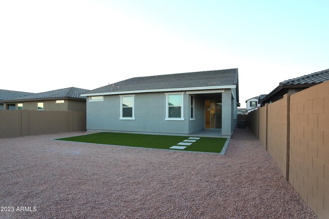 Building Photo - 9447 W Turney Ave