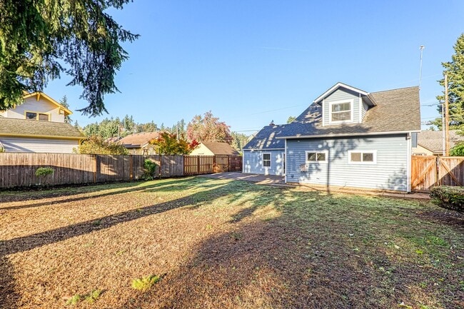 Building Photo - Charming Silverton Home Near Downtown