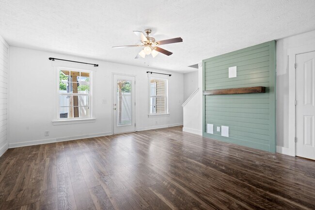 Building Photo - 2128 Victory Gallop Ln