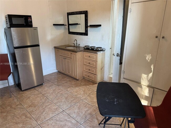 Building Photo - 1822 Cleveland St