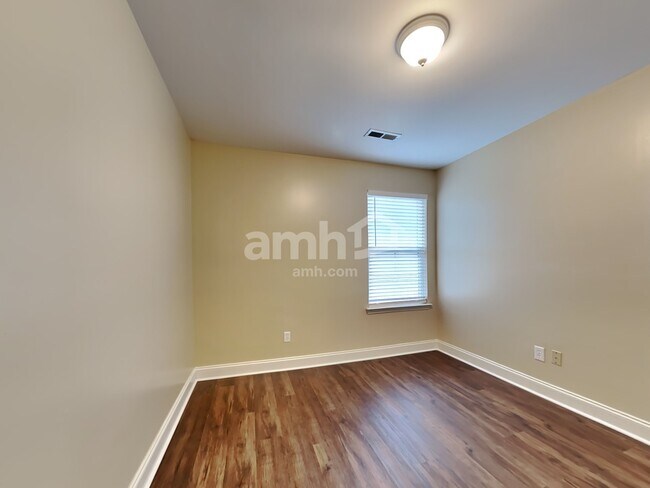 Building Photo - 109 Instructor Ct