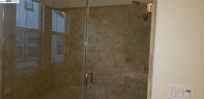Building Photo - LUXURY HOME W SEPARATE IN LAW Suite