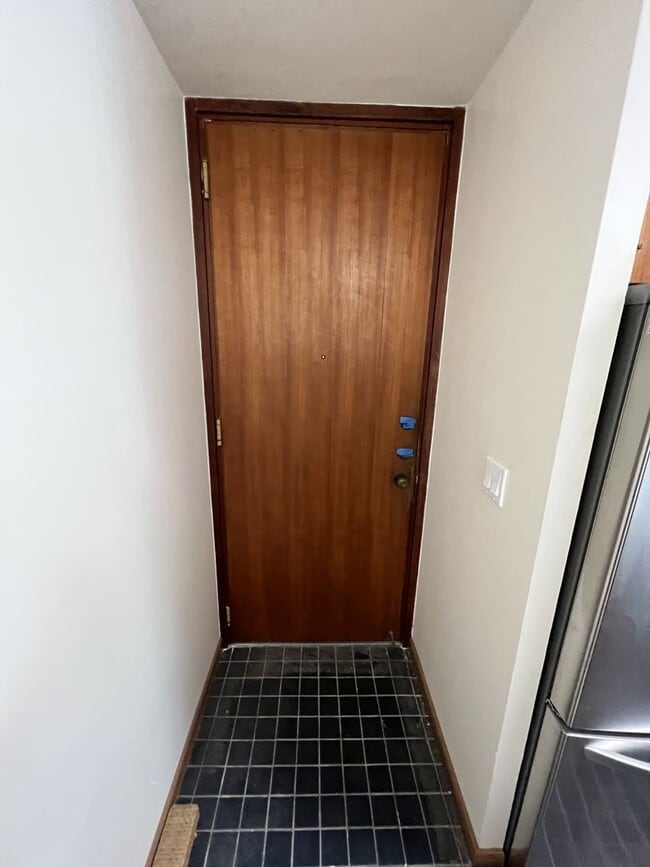 Building Photo - 1521 Punahou St