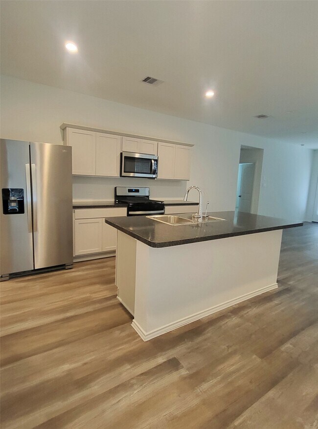 Building Photo - 23835 Sunland Park Ct