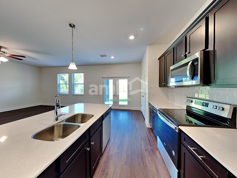 Building Photo - 2109 Saffron Walden Dr