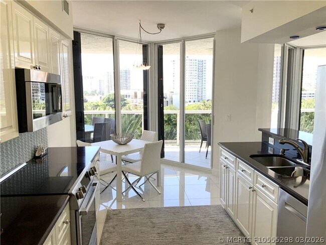 Building Photo - 3100 N Ocean Blvd