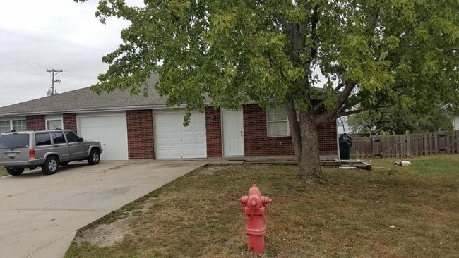 Primary Photo - 213 B Cypress St