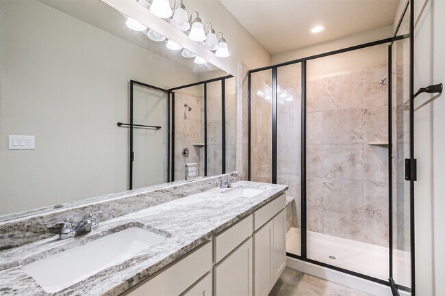 Building Photo - 11005 Cres Light Way