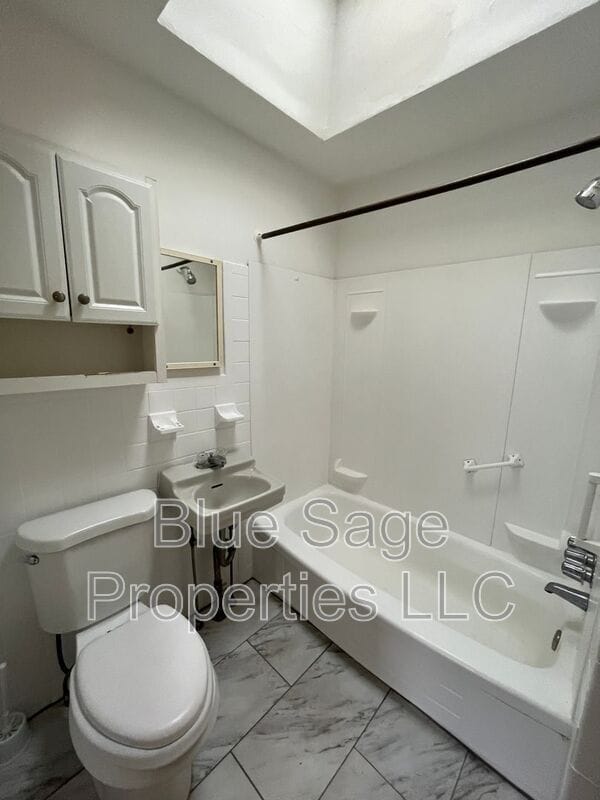 Building Photo - 7 E Berkley Ave