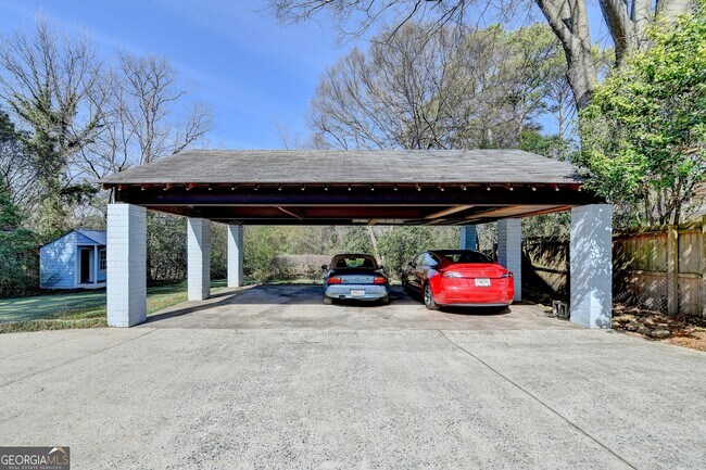 Building Photo - 1926 N Decatur Rd