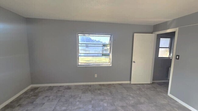 Building Photo - 218 S Tampa Ave