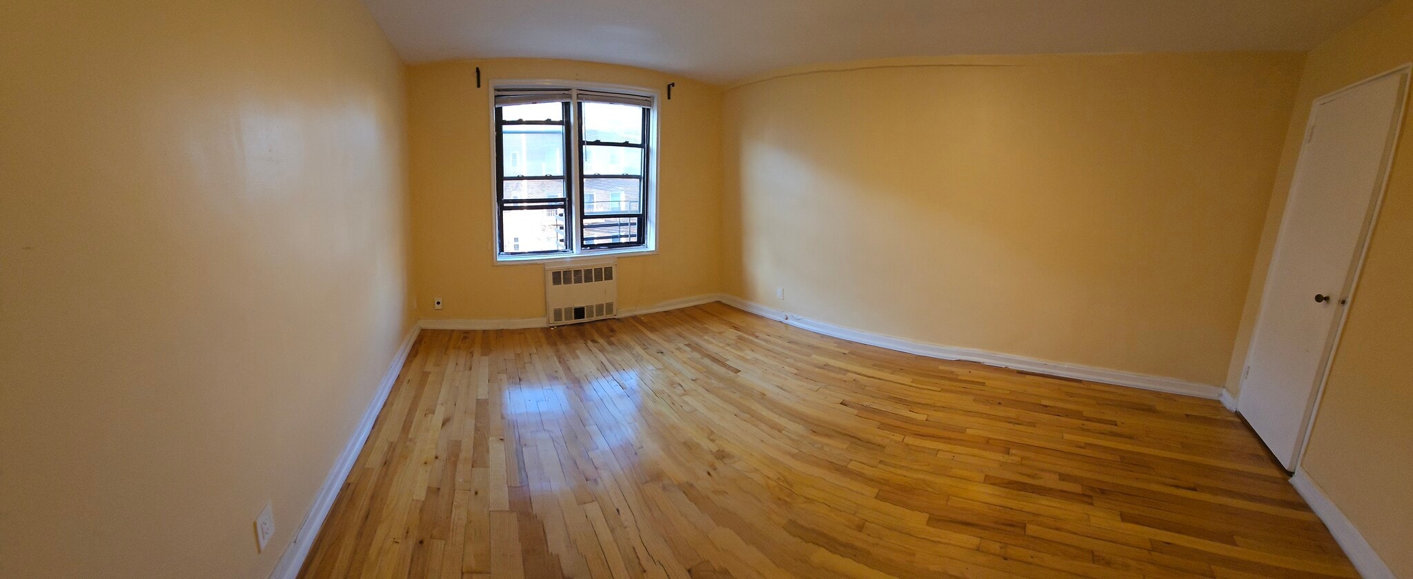 bedroom - 6448 Booth St