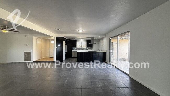 Building Photo - 11889 Jacaranda Ave