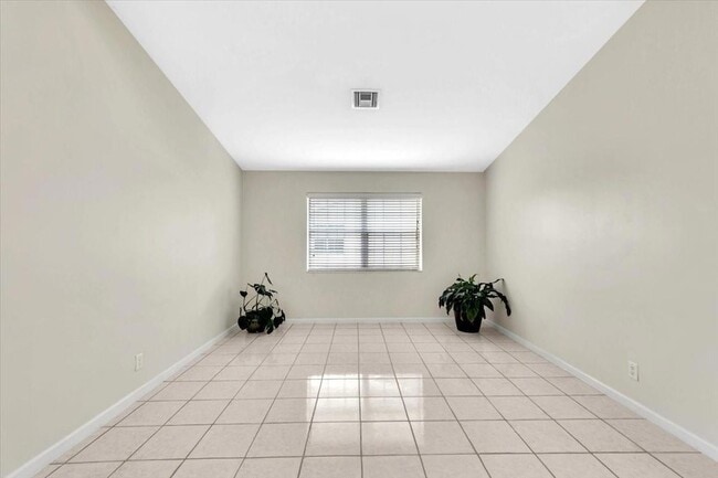 Building Photo - 20231 NW 10th St