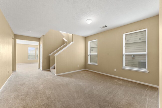 Building Photo - 12055 Main Oak St