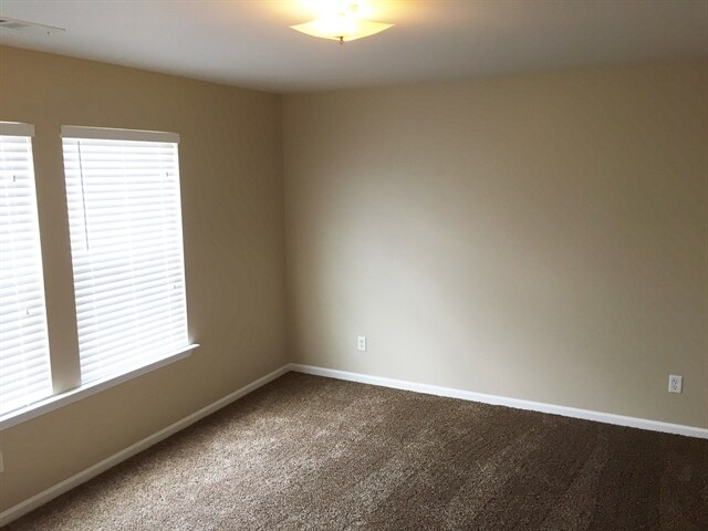 Building Photo - 512 Windsong Dr