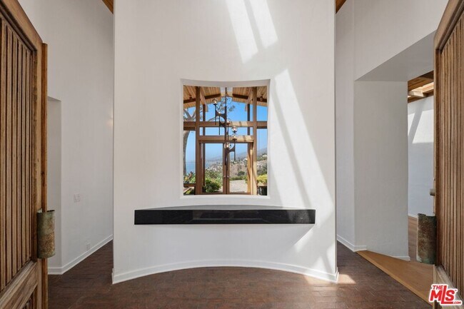 Building Photo - 3909 Sierks Way