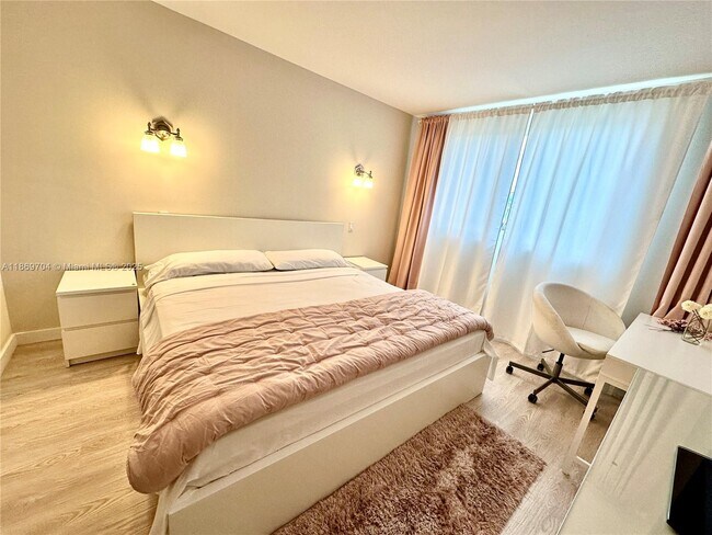 Building Photo - 201 Golden Isles Dr